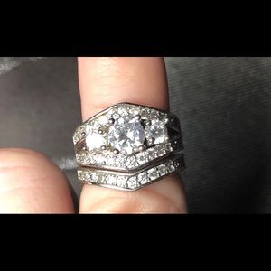 💍💍💍18k white gold and white sapphire set💍💍💍